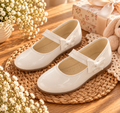 Sapato branco com laço velcro