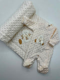 Conjunto de babygrow e manta