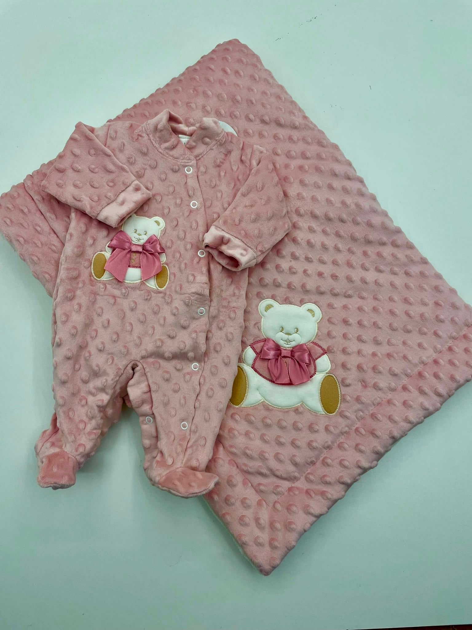 Conjunto de babygrow e manta